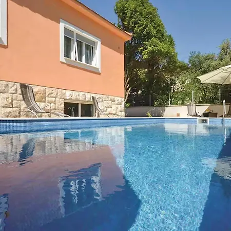 Awesome In With Private Swimming Pool, Be Inside Or Outside * Split