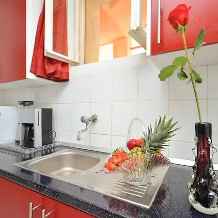 Awesome In With Private Swimming Pool, Be Inside Or Outside *